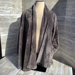 UGG Fleece Wrap Cardigan Women M Medium Gray Faux FurCozy Isla